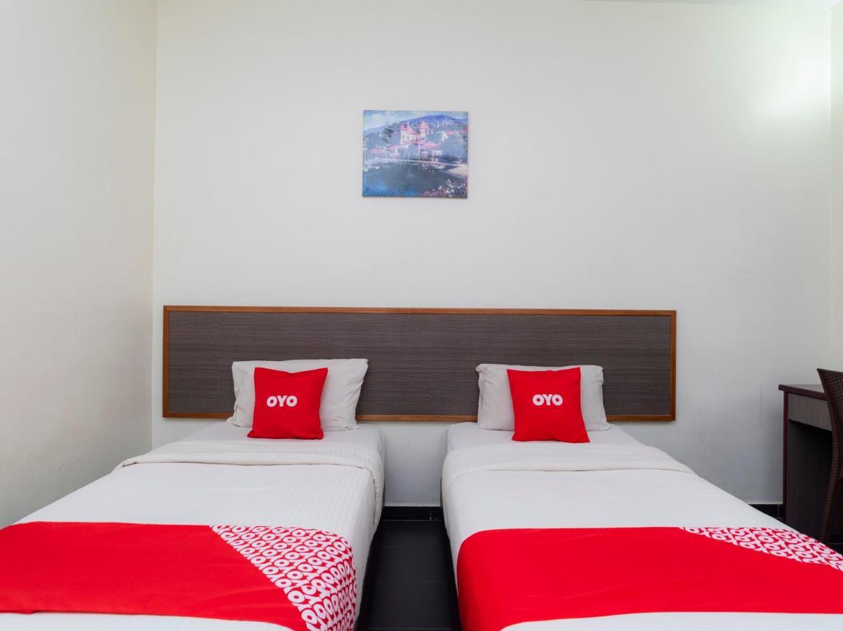 Oyo 44095 Bluewater Hotel Mersing Ngoại thất bức ảnh