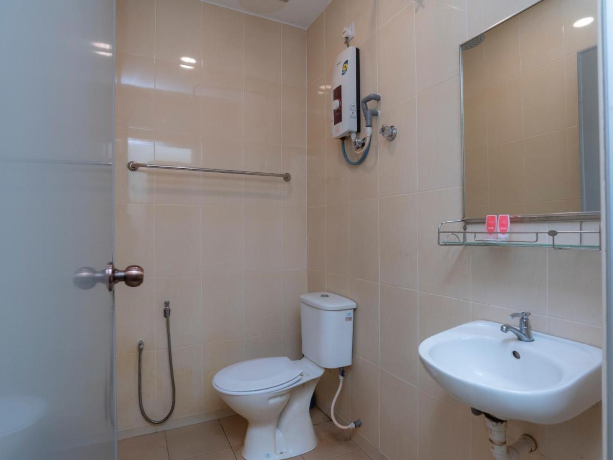Oyo 44095 Bluewater Hotel Mersing Ngoại thất bức ảnh